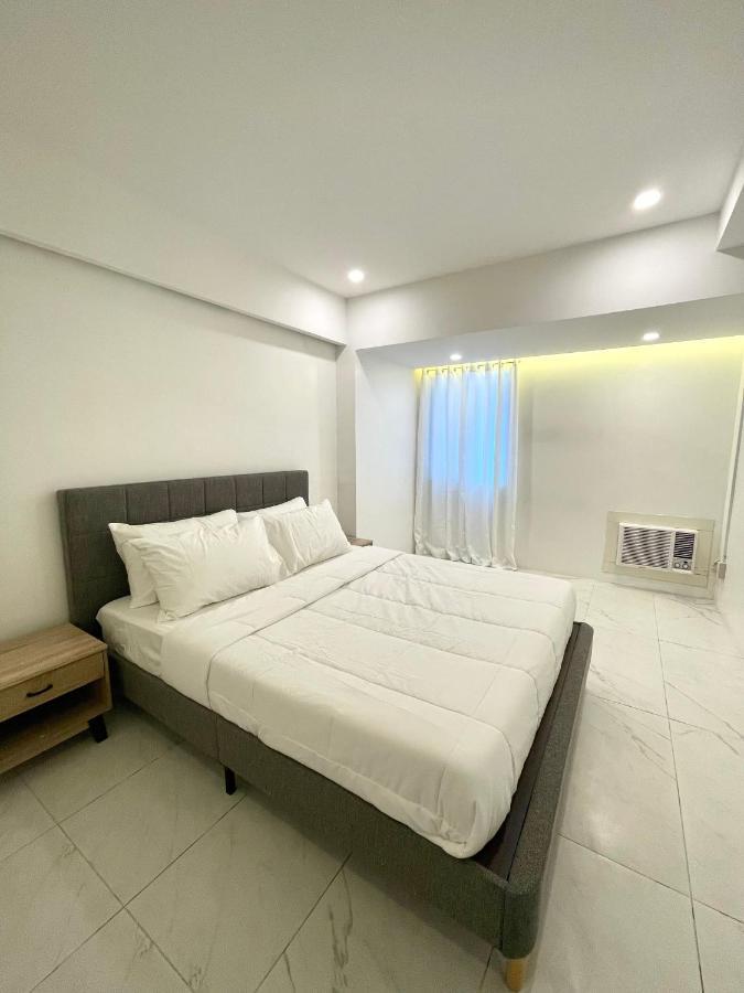 Burgundy Guest Suite Manila Bagian luar foto